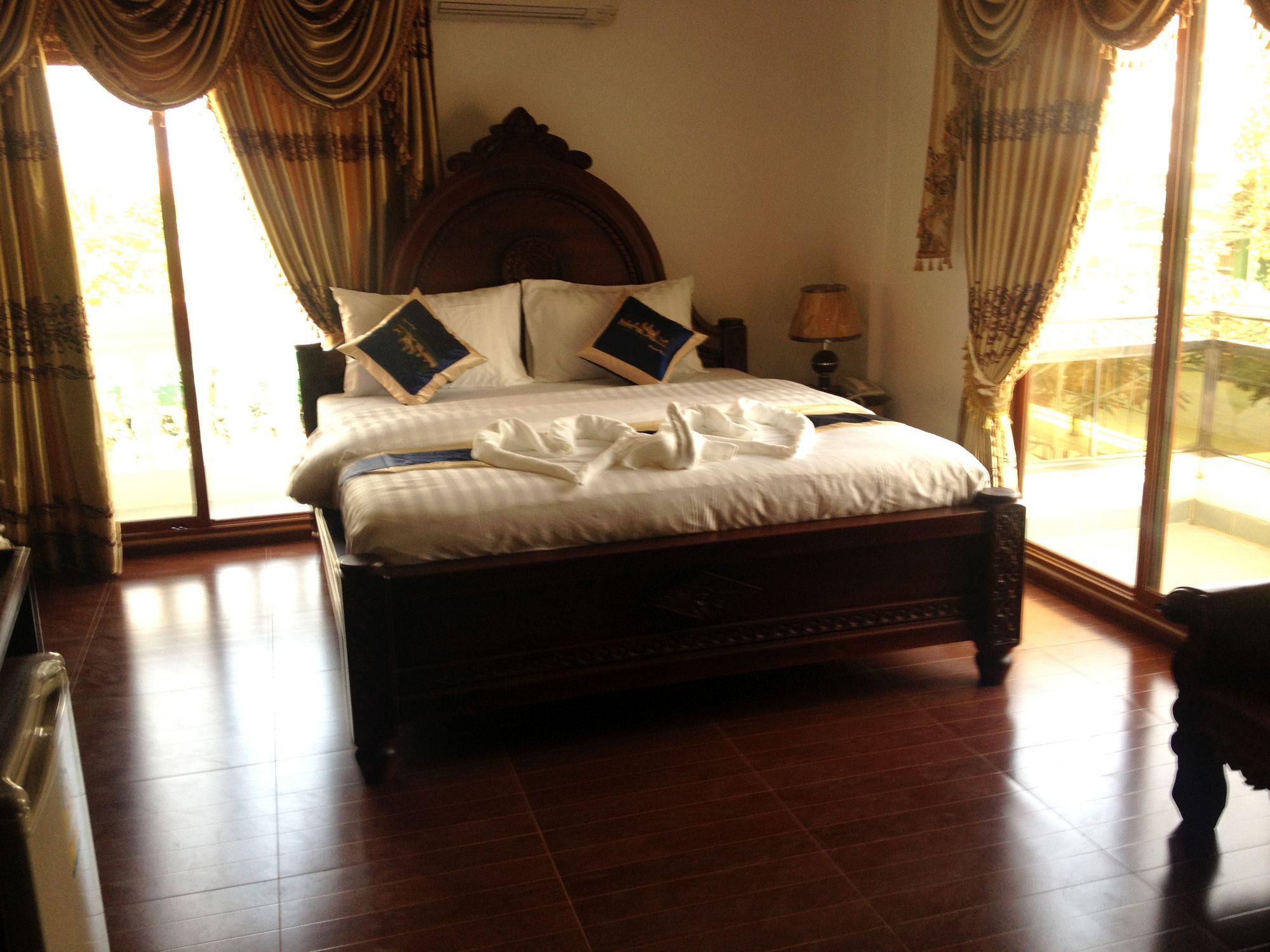 Emerald Bb Battambang Hotel Exterior foto